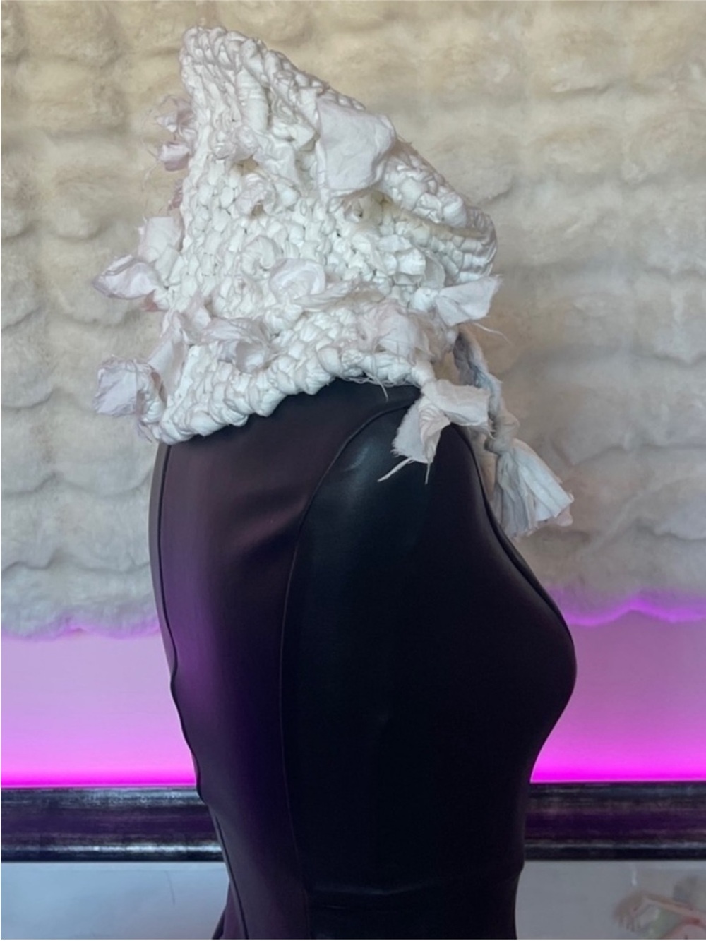 White Structured collar - Picture 8 of 16